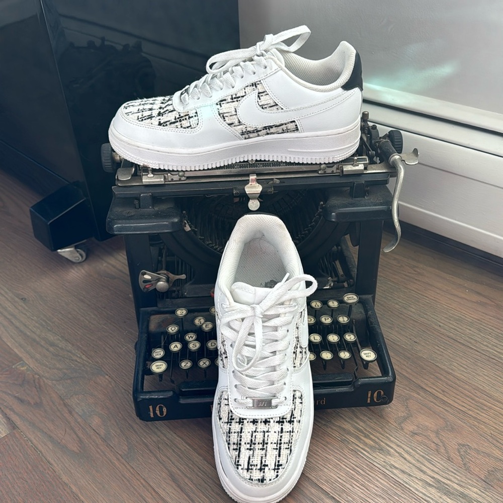 White low Air Force 1 size 7.5 Sneakers